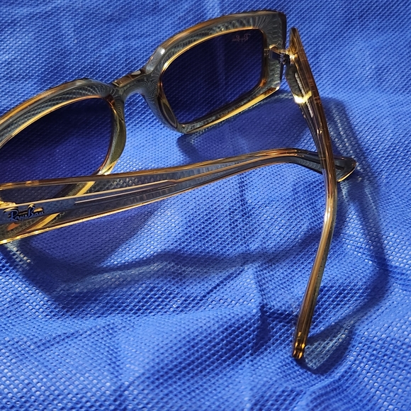 Stylish Ray-Ban Gold Sunglasses main image 5